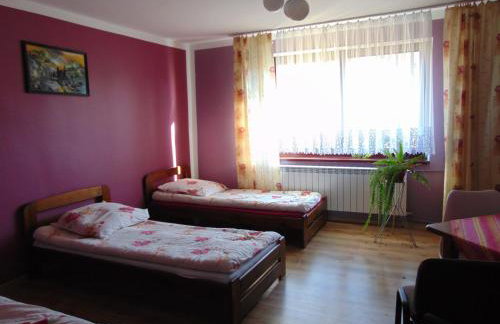 POD RÓŻĄ - Foto 19