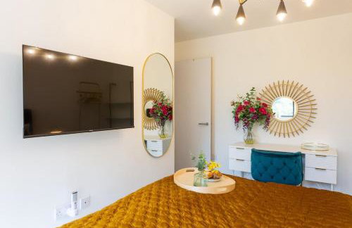 #57 Central Taunton 2BR APT - Sleeps 6 - 5 mins to Taunton Player Ready 2 - "Perfect For Contractors and Families - Free Parking" - Foto 44