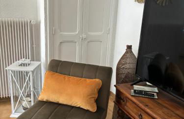 Logement cosy avec piscine ,parking et jardin - Photo 25