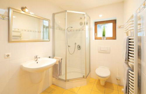 "Haus Bellevue" - Annehmlichkeiten von 4-Sterne Familien-und Wellnesshotel Viktoria nebenan können mitgenutzt werden - Photo 24