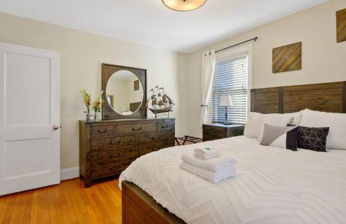 Center St Retreat - 1 Block from Downtown! - Foto 35