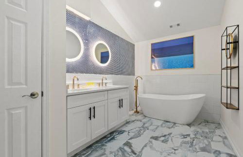 Sunshine House #1-Selfie-Friendly - Steps to Beach - Foto 9