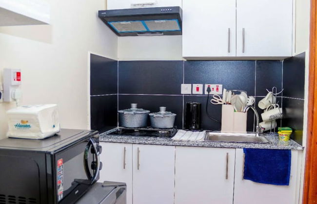 Hedgerow Studio Jkia Airport View Place - Photo 1