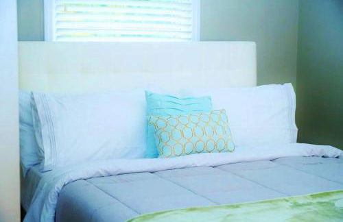 Spacious Pet Friendly Home - Photo 14