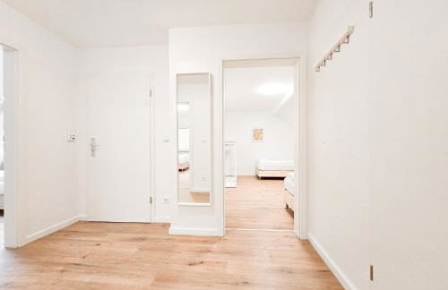 Tolstov Apartments - Monteurwohnung mit 3 Zimmern - Dachgeschoss - Parkplatz - Photo 18