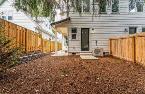 World Travel without leaving PDX - Foto 24