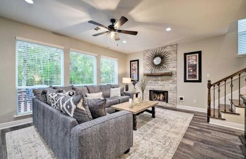 Modern Montgomery Home with Backyard, Deck, and Grill - Photo 5