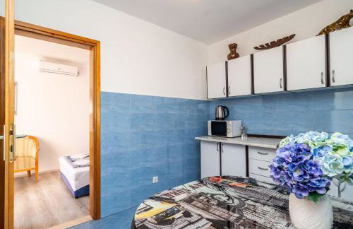 Apartment & Rooms Alan - One Bedroom Apartment with Balcony and Sea View - Foto 6