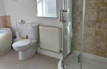Lyndale House - Exclusive use, self catering, fpventures Stroud - Foto 9