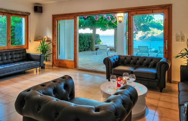 White Rock Villa With Breathtaking Views and Pool - Foto 8