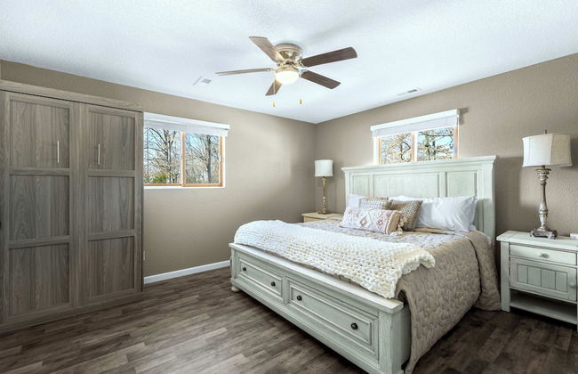 White Oak Landing Spacious 6 BDR w/ Boat Slip! - Photo 10