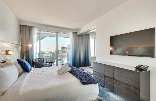 Walk to Beach and Dining! Luxe Fort Lauderdale Condo - Foto 18