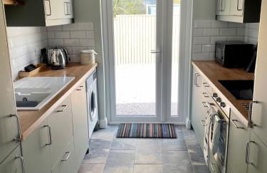 Your Saundersfoot getaway - relax explore and make memories at Berts Bungalow - Photo 7