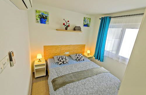 Oceanfront Duplex with a Rooftop Pool and Terrace - Foto 8