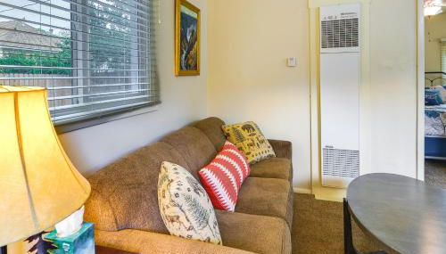 Quaint Cody Cottage with Grill Walk to Downtown! - Foto 4