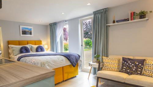 Stylish Studio-Walk to Windsor/Eton/Thames with Car Park - Foto 1