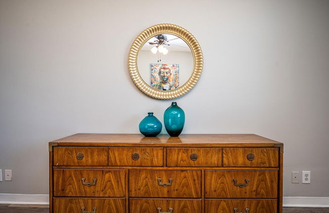 ATL Downtown 2B Condo with Free Parking - Foto 2