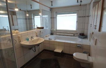 Ferienwohnung MW 1b 82m2 Höxter Weserbergland Weser inkl 2 Terrassen Wäsche und Endreinigung Self CheckIn - Foto 7