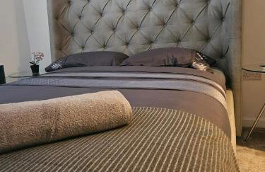 Executive E15 Apartment - Skyline Terrace & Free Private Parking - 5-min Walk to Abba Arena - Foto 11