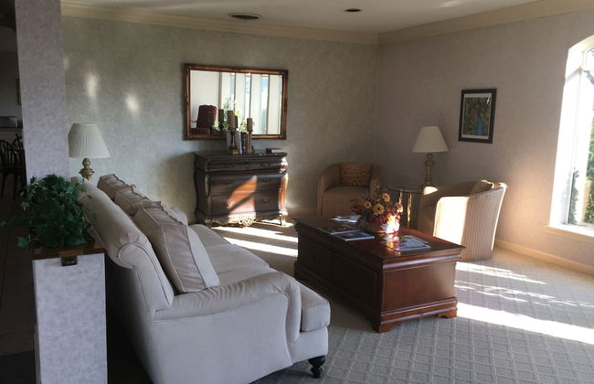 Ambassador Inn And Suites - Photo 2