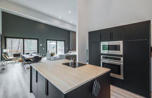 Hot Tub and Fire Pit Modern North Carolina Retreat - Foto 11