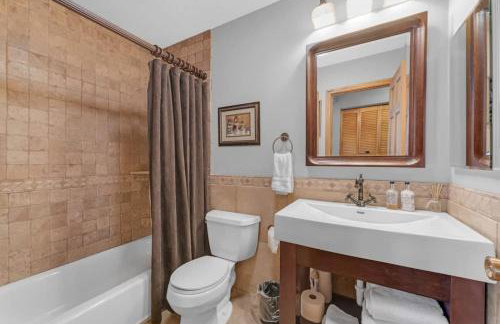 Country Club Cabin with Hot Tub - Foto 21