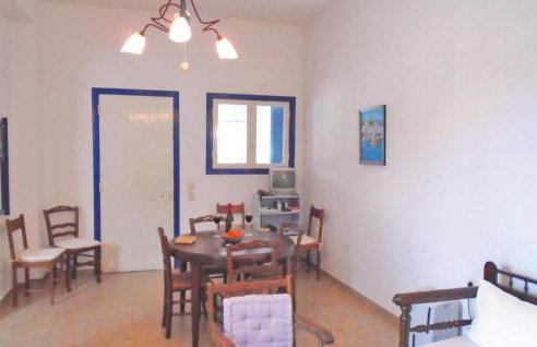 3 Bedroom Awesome Apartment In Panormos - Photo 8