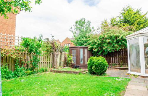 Spacious 4 Bedroom Home in Central Milton Keynes - Foto 6