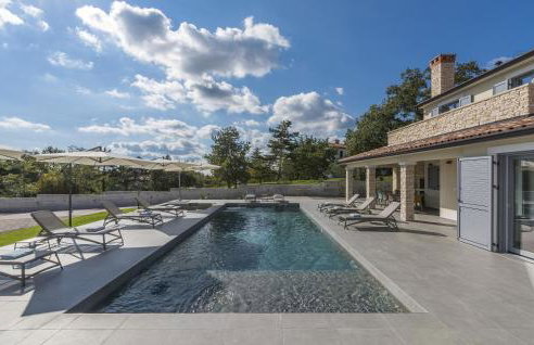 Villa Aurelia near Labin for 9 persons with heated 60 m2 pool, wellness & kids playground - Foto 17