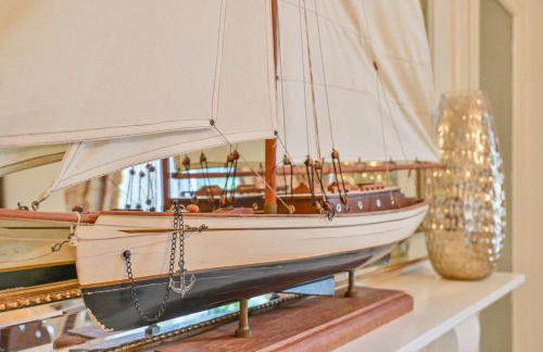 The Town House at Muntham- Luxury Holiday Home with Hot Tub - Photo 61