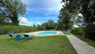Romantic cozy house 15 min Arezzo piscina&bosco - Foto 3, Garden view
