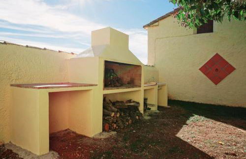 Masía Finca La Sazadilla con Piscina - Foto 8