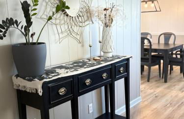 Charming Cottage with Fenced Backyard Pet Friendly - Foto 19