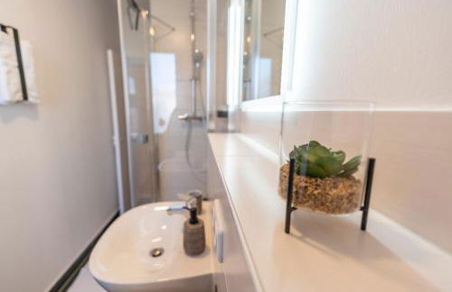 RR - Central Apartments 80qm - Balcony - Washer - Foto 16