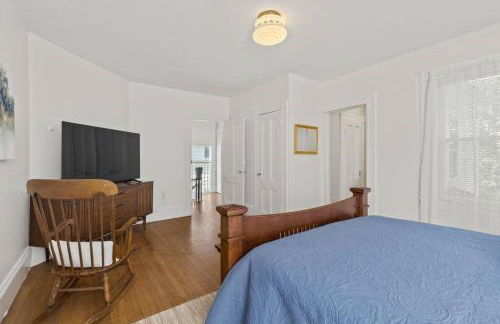 Prime West Hartford Center Location- Historic Gem - Foto 25