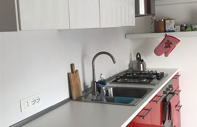 Emilio's House Located in a Quite and Residential Area - Photo 15