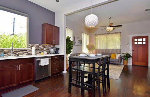 Private Hot Tub - Walk to Pearl - Pet Friendly 3BR - Foto 7