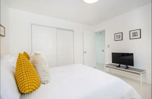 GroveO6 10 minutes from the Beach - Foto 13