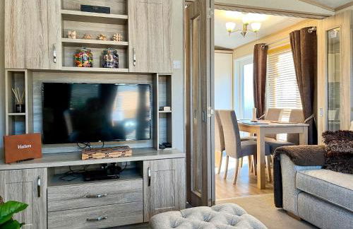 Burnside Lodge - Photo 2