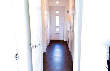 City Centre house for Family, Group & Contractor Stay - Sleeps Upto 9 Guests with Free Parking - Foto 21