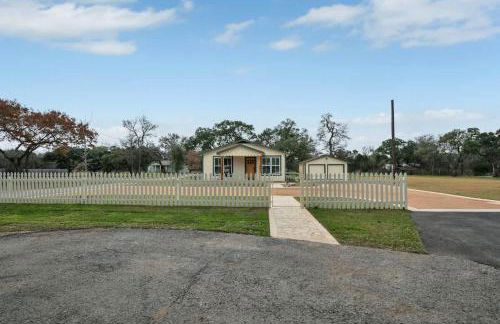 Upscale Home With Pool and Firepit - Close to Mercer St! - Foto 84