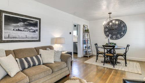 Cozy Farmhouse-Style Cottage by Mighty 5 Ntl Parks - Foto 3