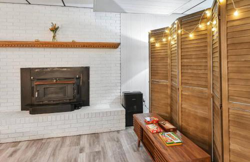 Romantic Garden Studio - 1BR - Indoor Fireplace - Foto 17