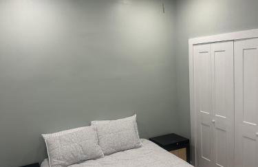 Ocean View 2BR w Hot Tub, Sauna & Wraparound Deck - Steps to Beach - Photo 19