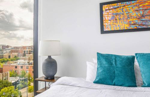 Freshly Minted 2BR - Elegance & Comfort in Central Chicago - Photo 26