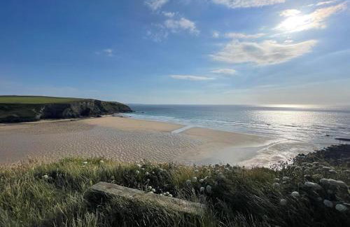 Baywatch Mawgan Porth Spacious Home sleeps 9, Games room, Parking & Garden - Foto 40