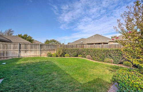 Luxe Midland Retreat with Patio, Grill and Yard! - Foto 31