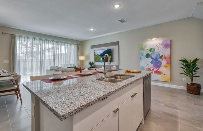 Super Spacious Near Disney With Private Pool - Photo 56