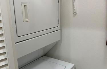 Exclusive Top Floor 1 bedroom in central Irvine one month min - Foto 21