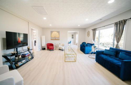 Spacious 5BR 2BA Free Parking Minutes to DC with Foosball - Photo 48